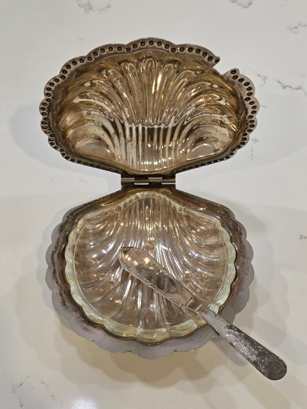 Vintage Leonard Silver Plated Shell Butter Dish w/ Glass Insert & Knife